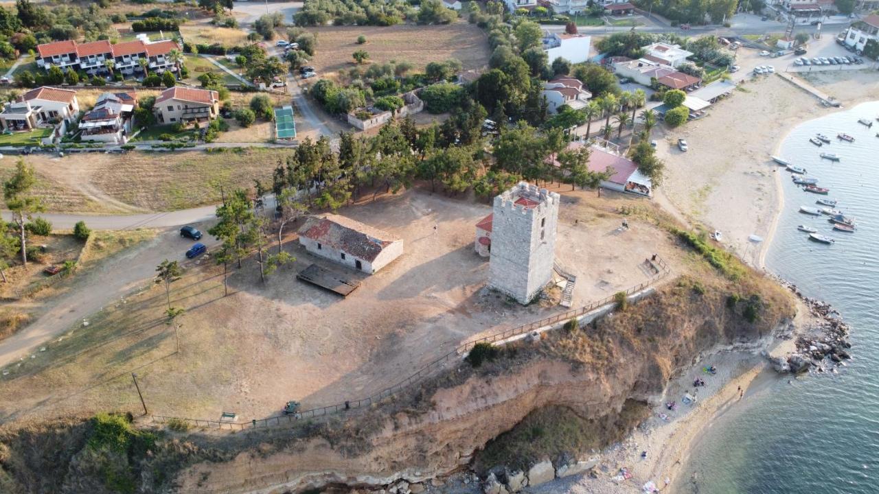 Villa Madeleine Tower View Néa Fókaia Kültér fotó