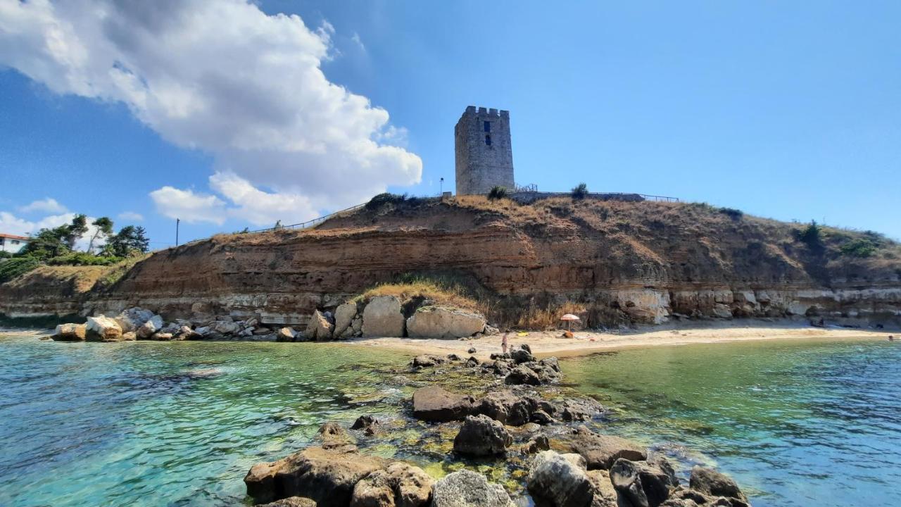 Villa Madeleine Tower View Néa Fókaia Kültér fotó