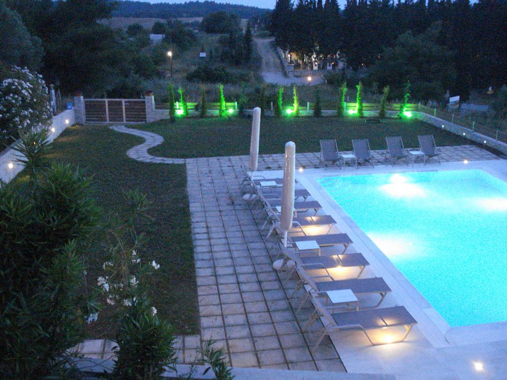 Villa Madeleine Tower View Néa Fókaia Kültér fotó